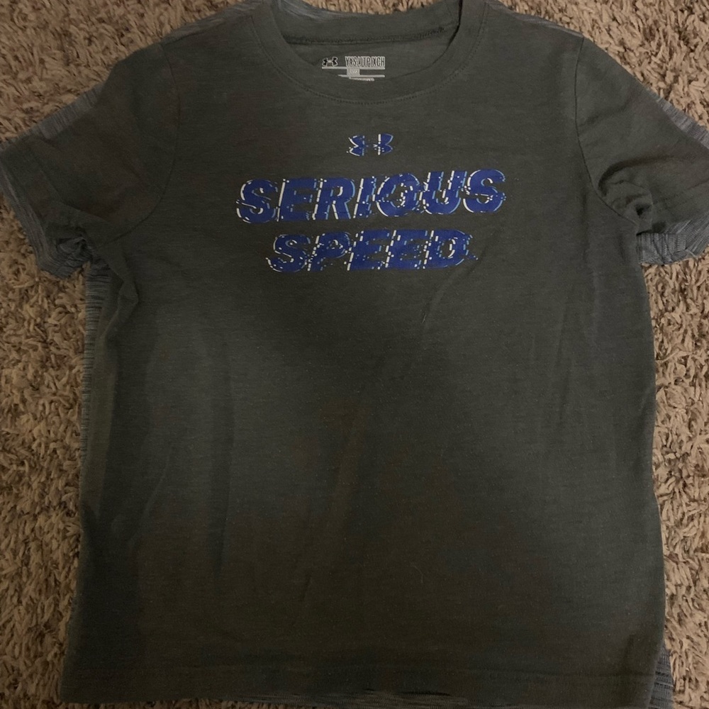 5 Under Armour Boys T-Shirts